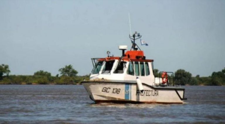Desesperada búsqueda de dos pescadores desaparecidos en el Río de La Plata