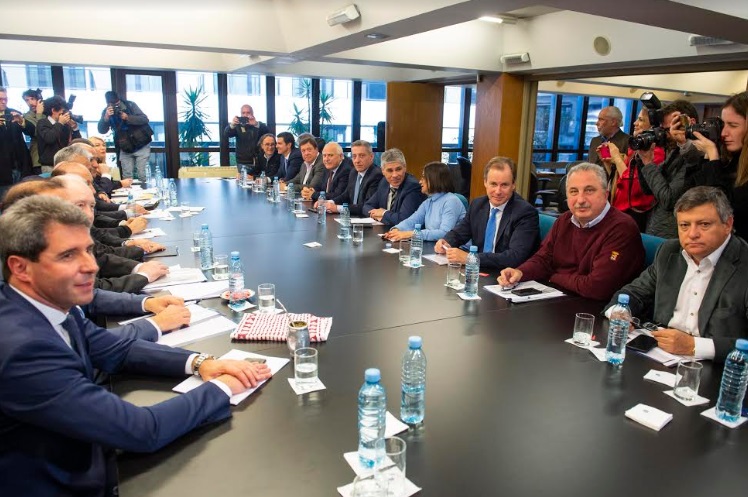 Reunión de gobernadores: "No cederemos recursos que corresponden a los provincianos"