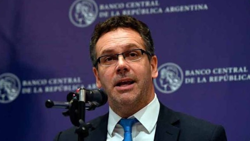 "Seguiremos interviniendo el mercado mientras el mercado así lo requiera"