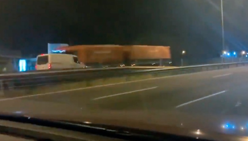 Buenos Aires: iba en contramano por Panamericana, chocó con un camión y murió