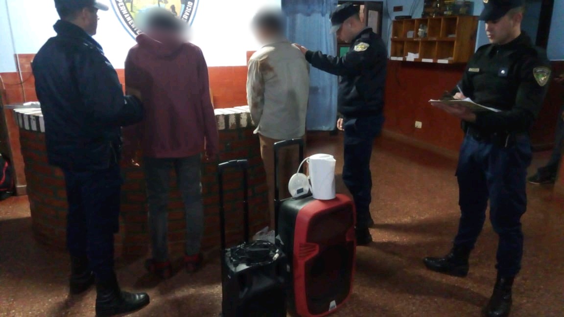 Detuvieron a dos jóvenes y recuperaron objetos robados de un gimnasio en Aristóbulo del Valle