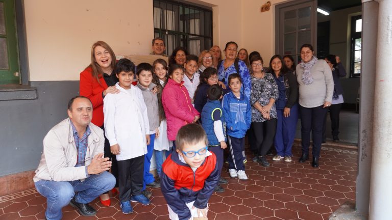 La Escuela Especial N° 4 de Posadas recibió una heladera por parte del Ministerio de Educación