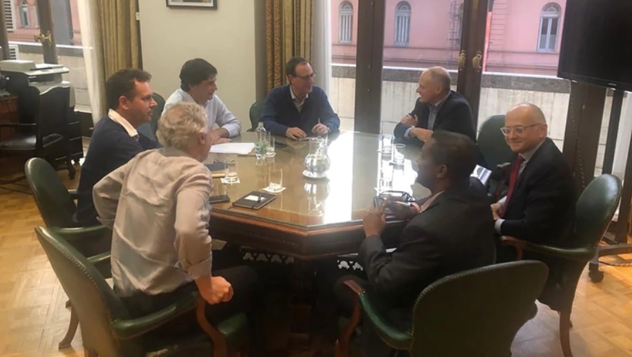 Continúan las reuniones del FMI con Lacunza para definir la fecha de una nueva revisión y desembolso