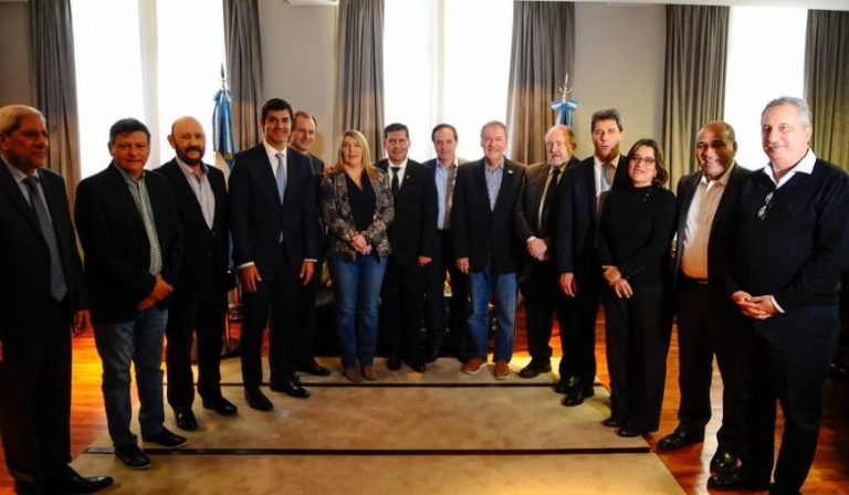 Encuentro clave: Misiones y otras provincias se reúnen para rechazar el paquete de medidas económicas de Macri
