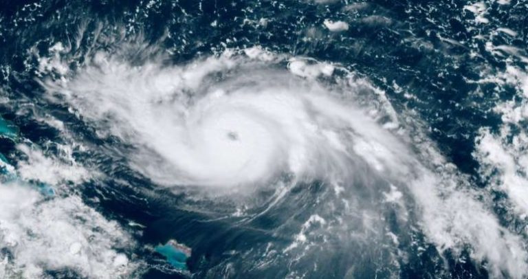 Estados Unidos: el huracán Dorian subió a categoría 3 en su camino hacia Florida