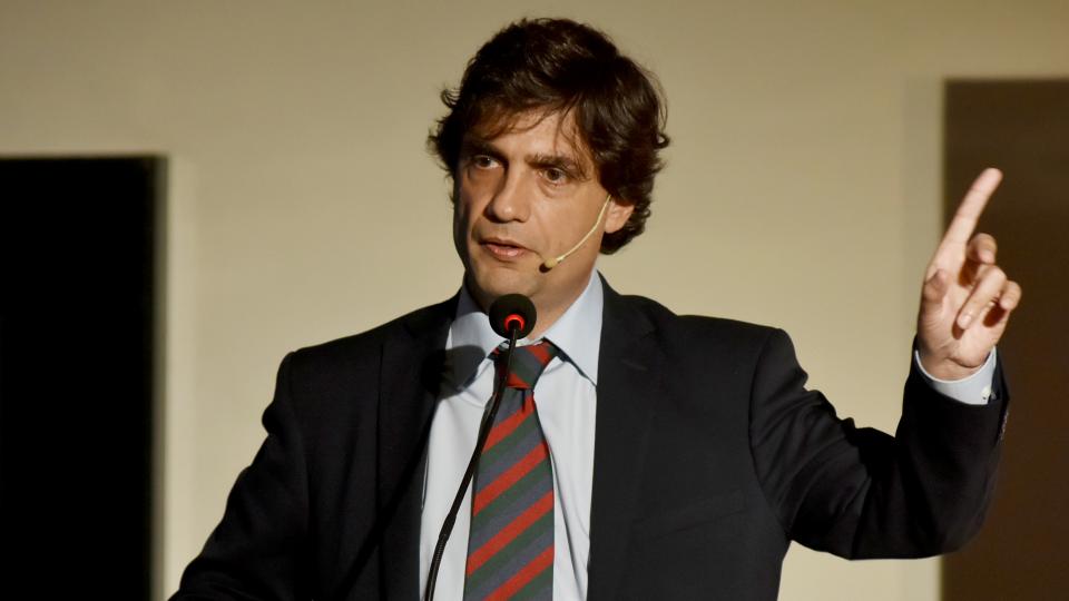 Lacunza se reune con economistas de la oposición