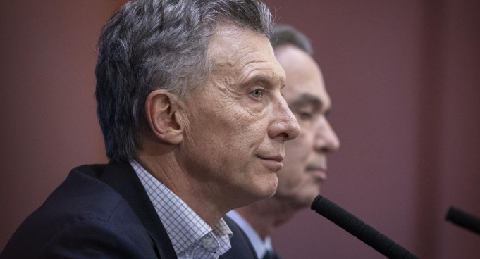 El Gobierno prepara medidas tras la nueva devaluación: impuesto a las ganancias, préstamos y cuotas