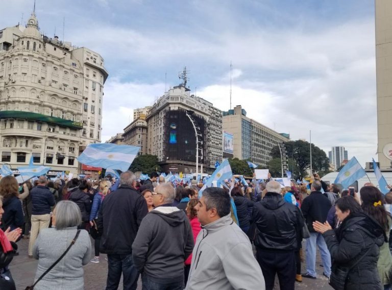 Marchas en apoyo a Macri bajo el lema "defendamos a la República"