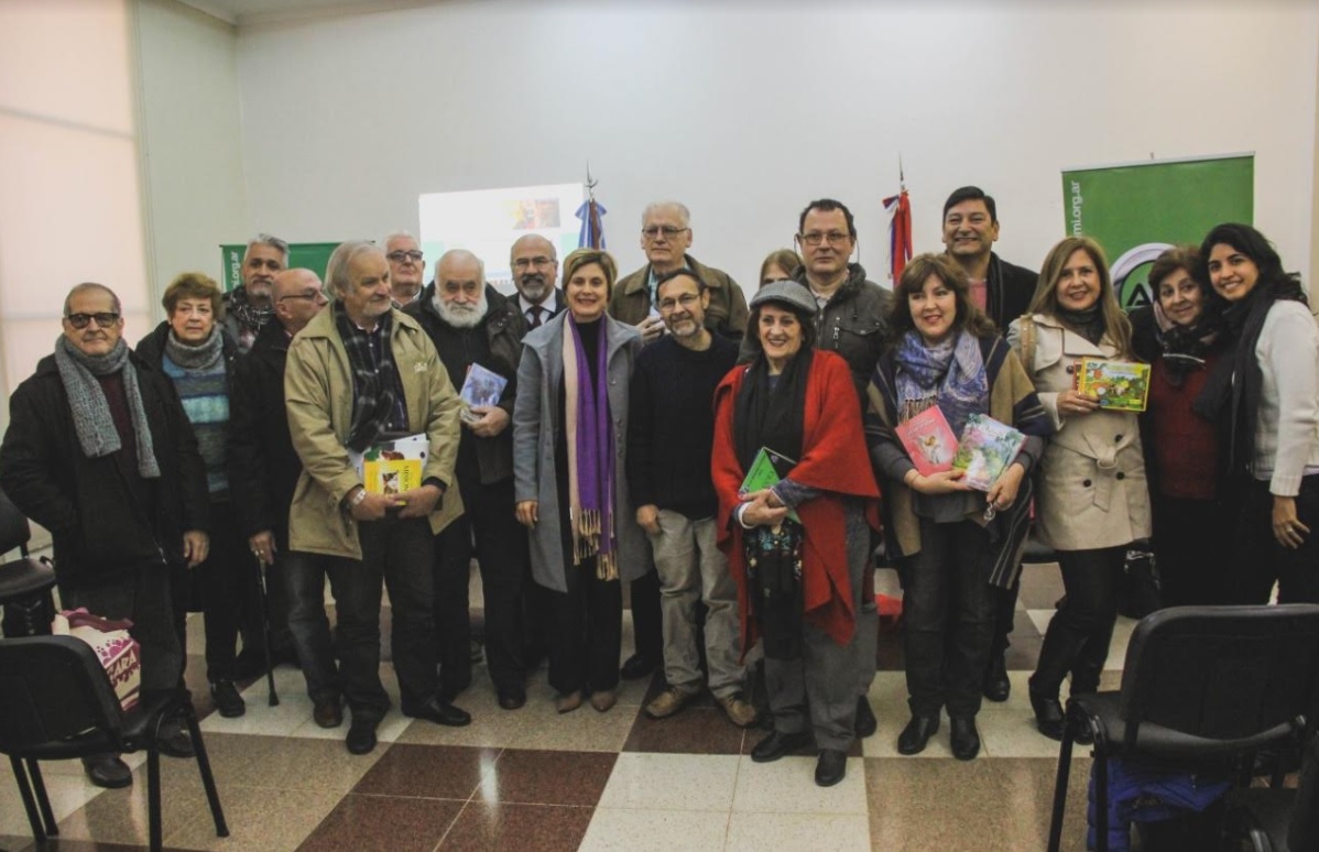 Comercializarán libros de escritores misioneros en aeropuertos y parques nacionales de la Provincia