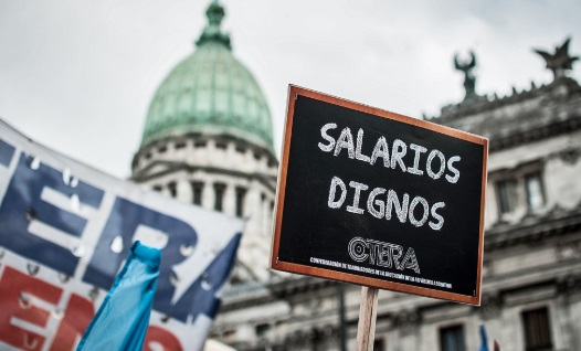 En la era Macri, el sueldo argentino en dólares perdió 65% su valor