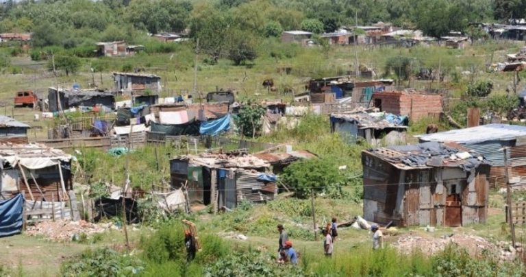 Alarmante: la pobreza se incrementó más de 7 puntos en un año y afecta al 35,1% de los argentinos