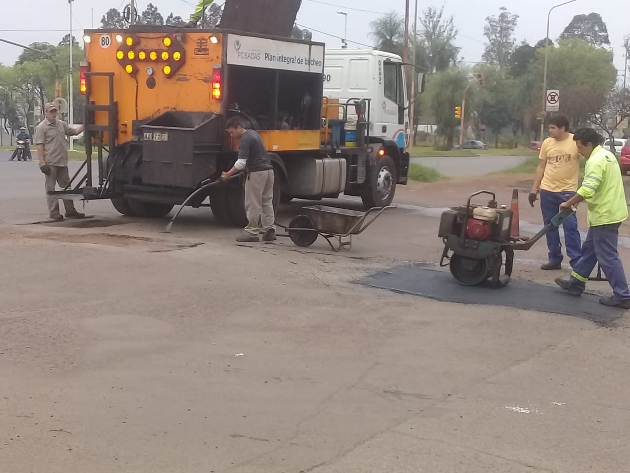 Posadas: realizaron trabajos de bacheo en las avenidas San Martín, Alem, Tomás Guido y Quaranta