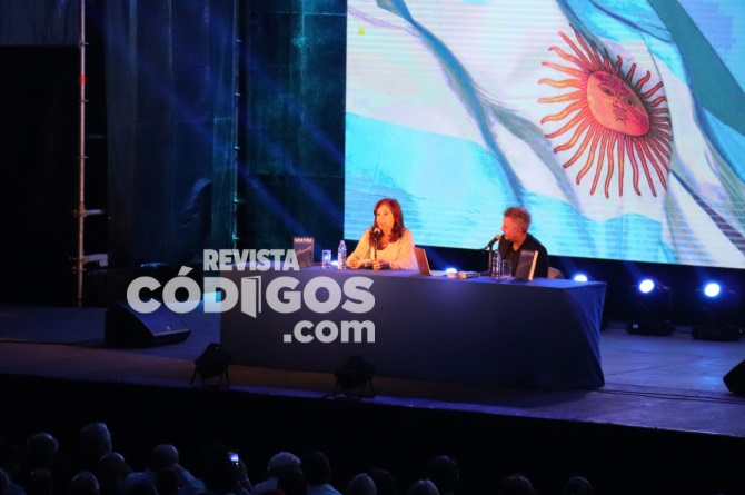 Funcionarios participaron de la presentación del libro de Cristina Fernández en Posadas