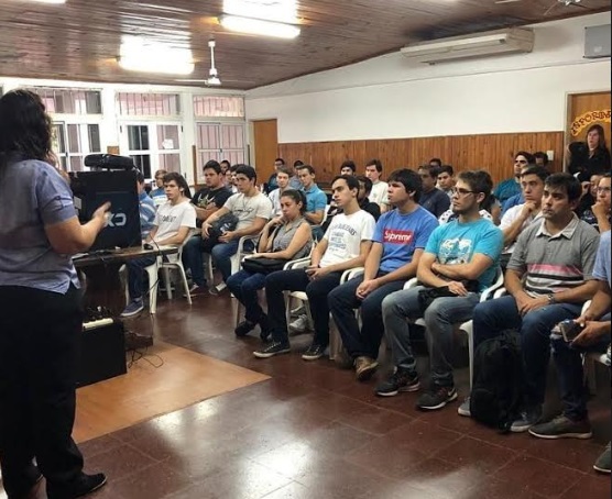 Brindan tutorías para estudiantes en informática avanzada en Posadas