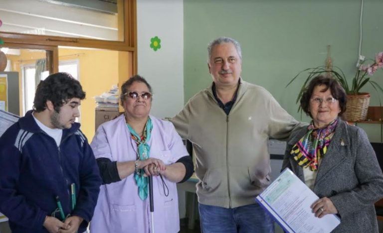El Gobernador visitó el Centro Amigos del Ciego “Margarita Higa” de Oberá