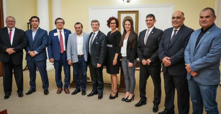 Herrera Ahuad se reunió con referentes del congreso inmobiliario