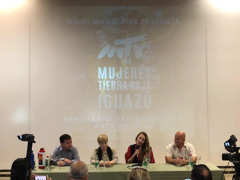 Presentaron el evento internacional Mujeres Tierra Roja en Iguazú