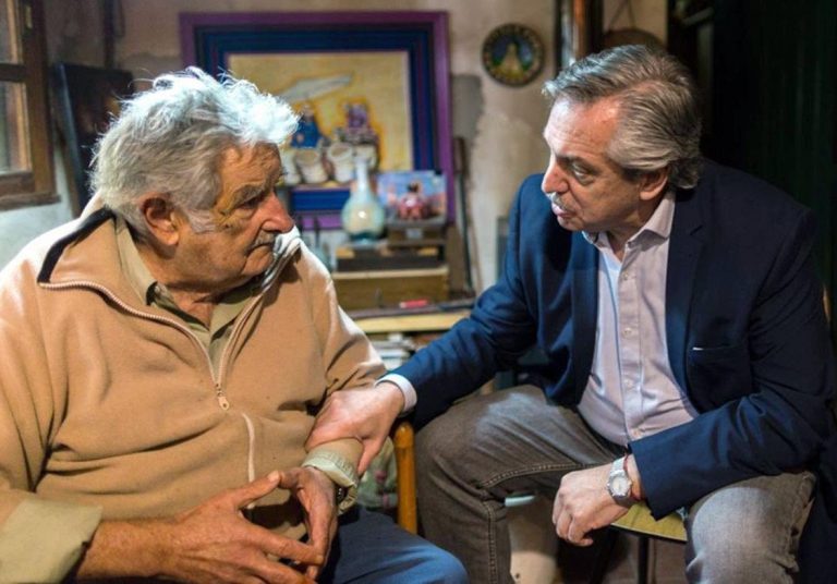 Mujica sobre Argentina: "Más que a Fernández, necesita a Mandrake"