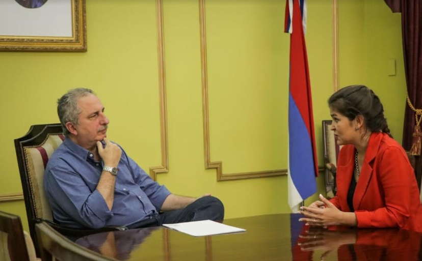 El Gobernador se reunió con integrante de la fundación "Pequeños Gigantes"