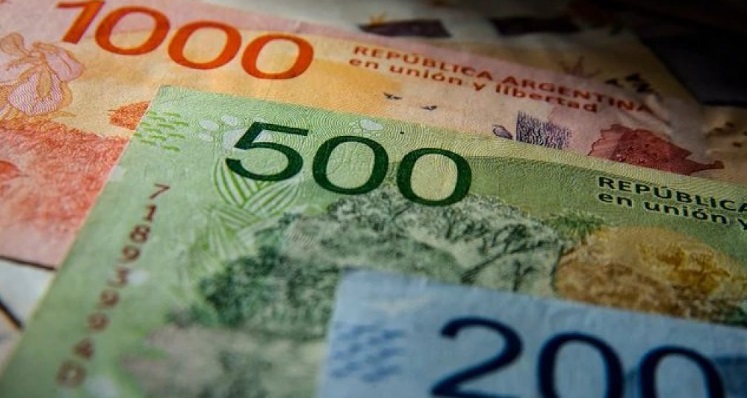 Oficializan el aumento escalonado del salario mínimo, vital y móvil: será de 16.875 en octubre