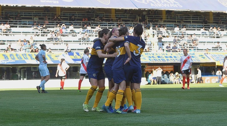 Fútbol femenino: Boca goleó a River por 5 a 0 en el primer Superclásico profesional