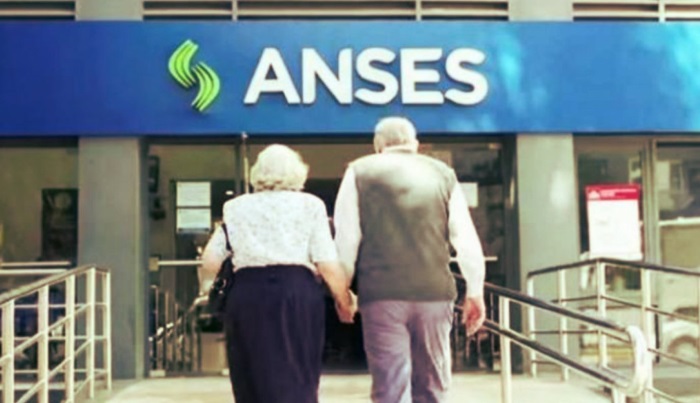Más de 7,7 millones de jubilados y titulares de la AUH están asfixiados por los créditos de Anses
