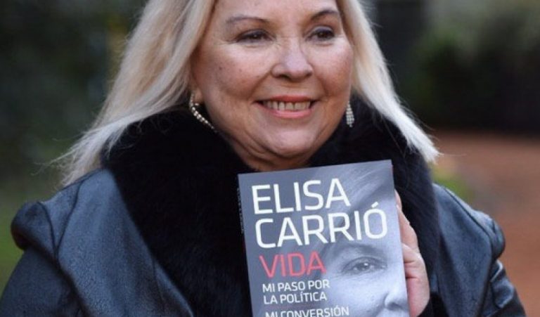 Desde las 19, Carrió presenta su libro en Posadas