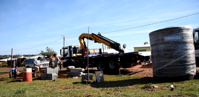 Instalaron 18 tanques de agua en diferentes barrios posadeños para solucionar problemas de abastecimiento