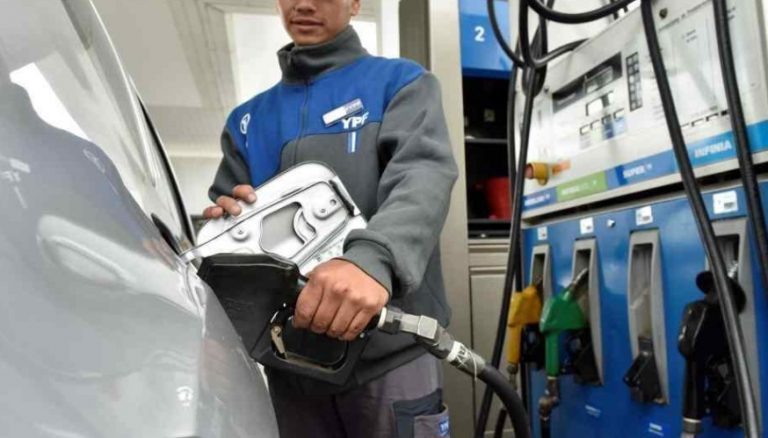 El Gobierno oficializó el aumento en el precio de los combustibles
