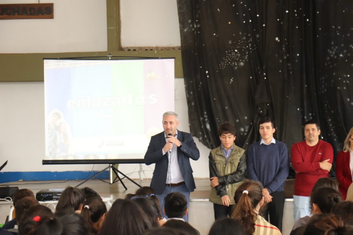 Lanzaron el programa "Enlazad@s" en el BOP 38 de Garupá 3 6 - 3ea9669c 5982 4cce a173 bcffc8df94e1 - 5