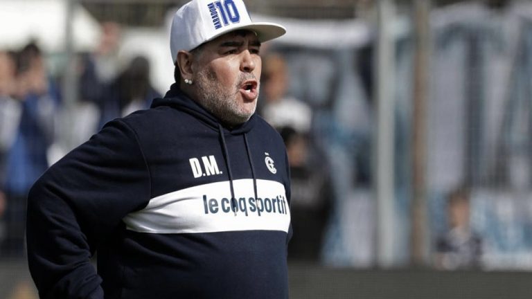 Maradona se metió en el River-Boca y apuntó contra el VAR: "No fue penal"