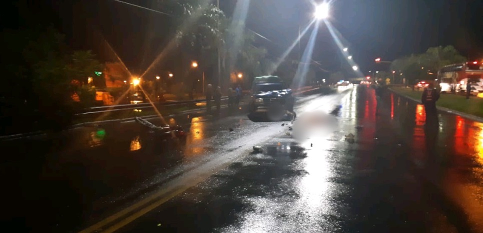 Un motociclista murió tras chocar con una camioneta sobre la avenida Tulo Llamosas de Posadas
