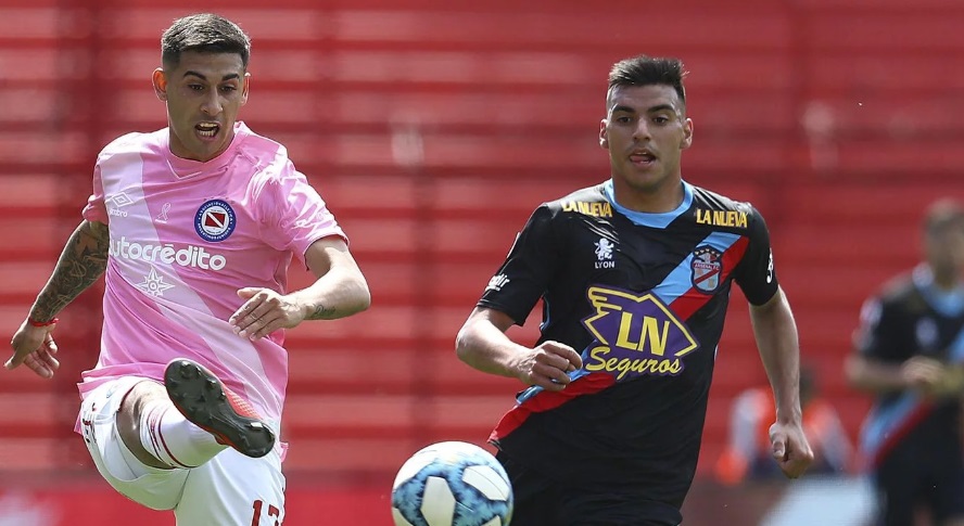 Superliga: Argentinos derrotó a Arsenal y le alcanzó a Boca en la cima del campeonato