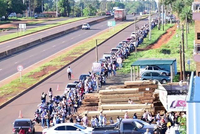 Garupá: más de 500 metros de fila para conseguir empleo en una panadería