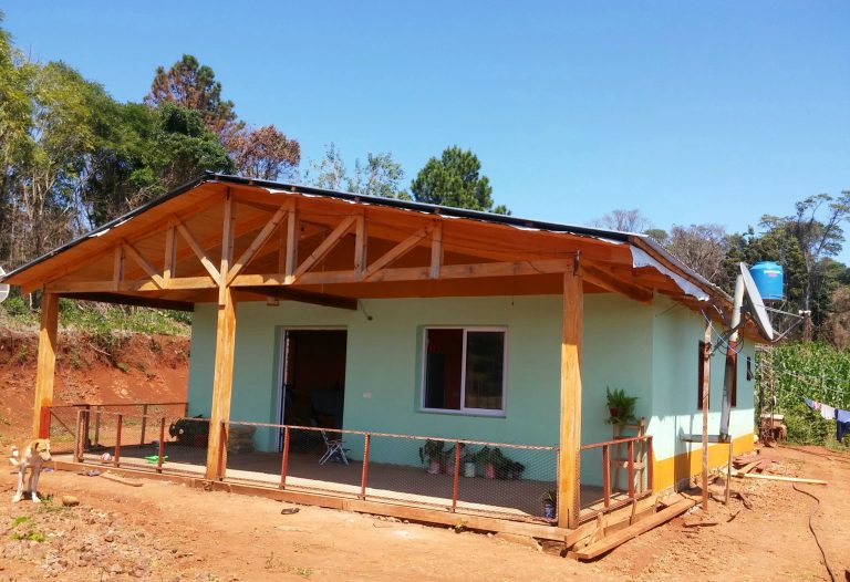 El Soberbio: casi un centenar de familias obtuvieron sus viviendas rurales del Iprodha