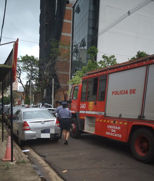 Tragedia en el centro posadeño: trabajador falleció mientras realizaba tareas de mantenimiento en un edificio 2 4 - WhatsApp Image 2019 10 21 at 13.02.31 - 3