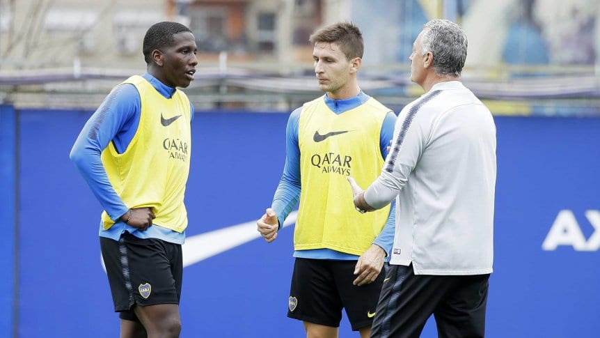 Boca: Hurtado no se entrenó por un problema estomacal  abrió el interrogante sobre los planes de Alfaro