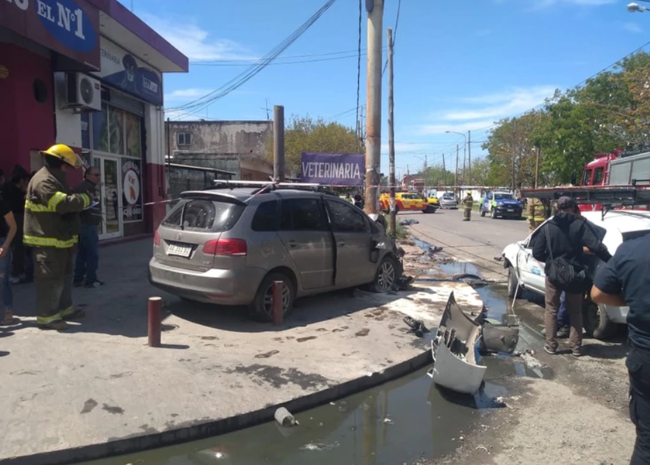 Buenos Aires: atropelló y mató a una mujer que esperaba el colectivo junto a sus hijas