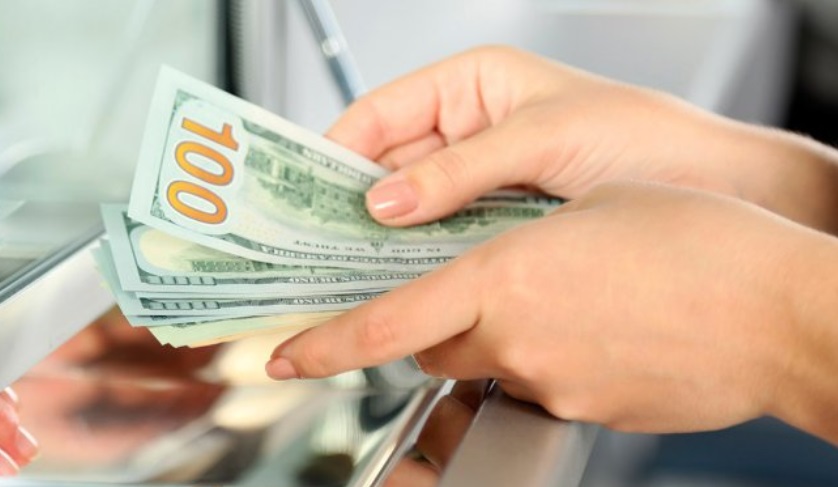 Dólar hoy: en casas de cambio de Posadas se vende a $67 y $70