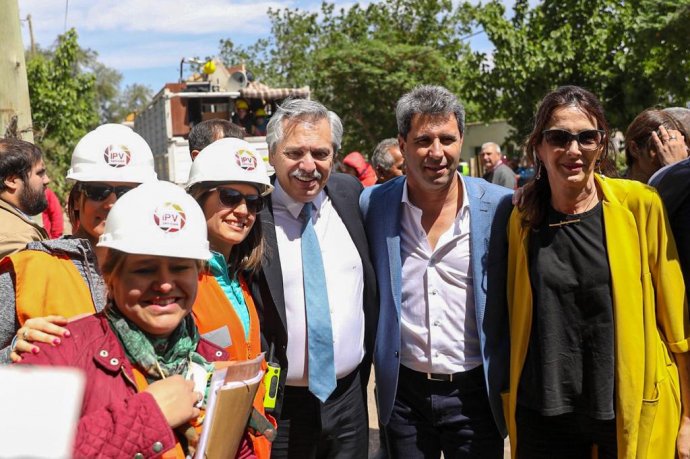 Fernández: "Argentina se tiene que desarrollar equilibradamente"