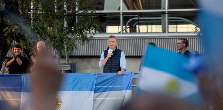 Macri encabeza en Mendoza otra marcha del "Sí se puede" con Cornejo y Rodolfo Suárez