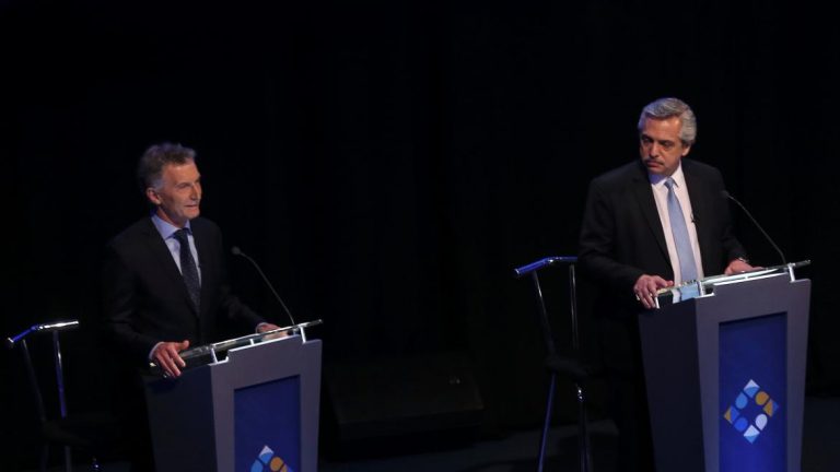 Macri y Fernández polarizaron un segundo debate lleno de cruces