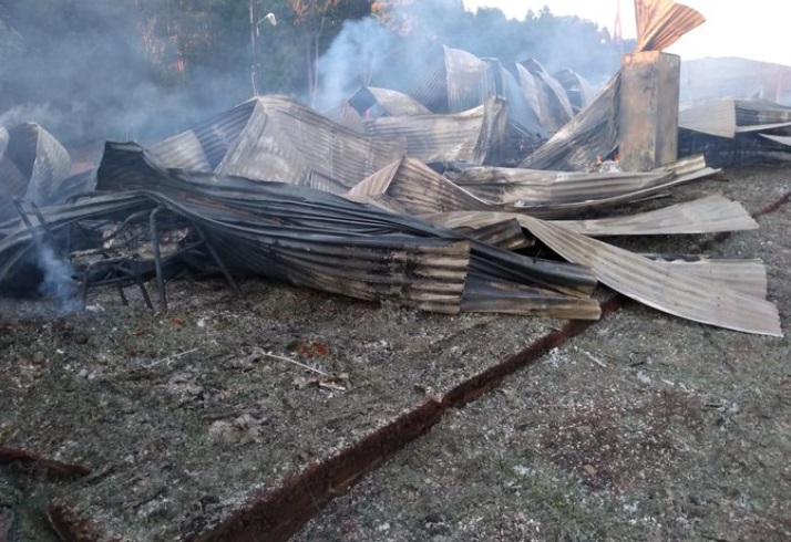 Lamentable: robaron e incendiaron la Escuela 904 de San Pedro