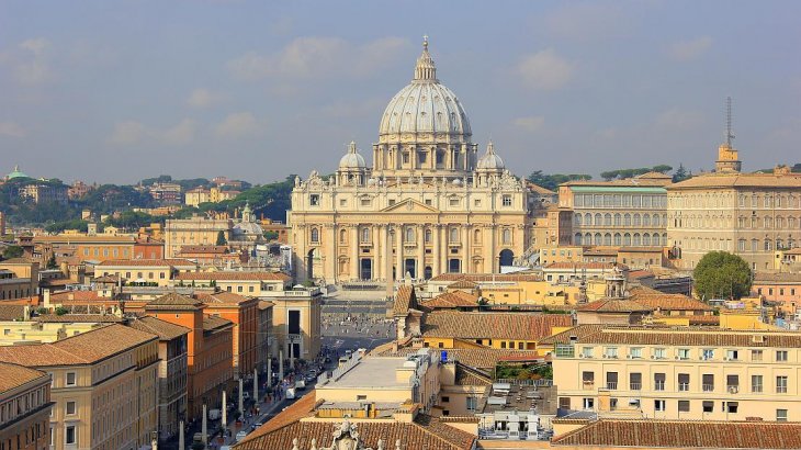 Vaticano investiga la compra de lujosos departamentos con dinero de donaciones