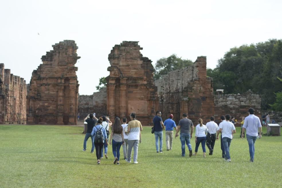 Turismo: el fin de semana largo dejó más de 100 millones de pesos en Misiones 1 2 - 0 33 - 1