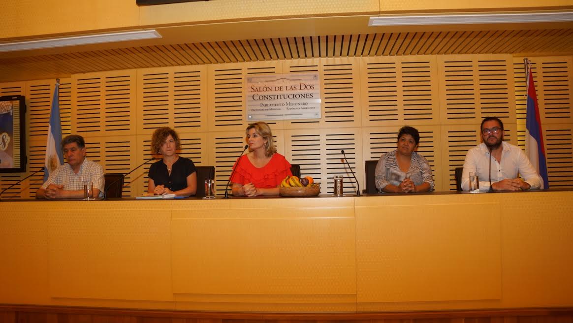 Realizaron el encuentro “Hacia una política alimentaria, nutricional y soberana: una propuesta federal” 5 10 - 0 38 - 9