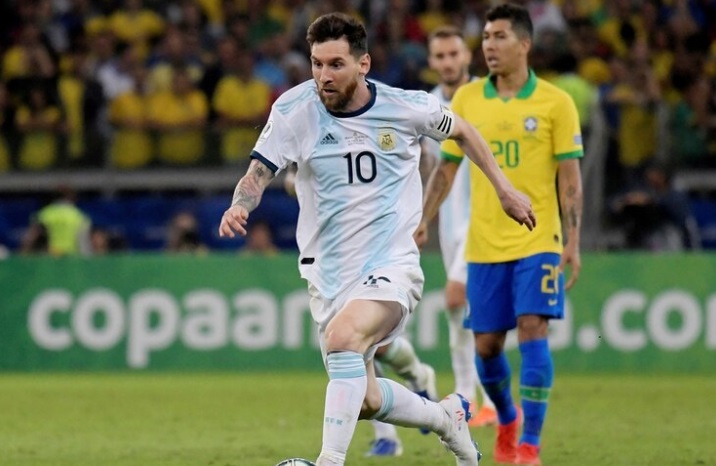 Argentina enfrenta hoy a Brasil en Arabia Saudita: horario, TV y formaciones
