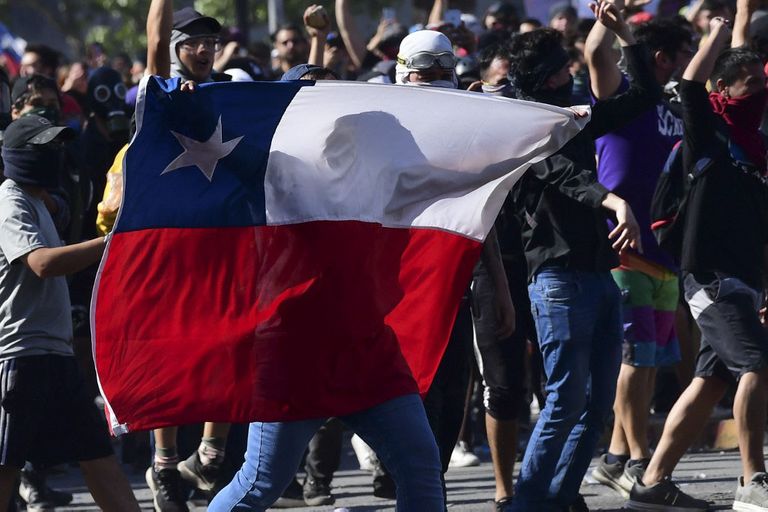 El Congreso de Chile rebaja en un 50% el sueldo de las autoridades del gobierno y los parlamentarios