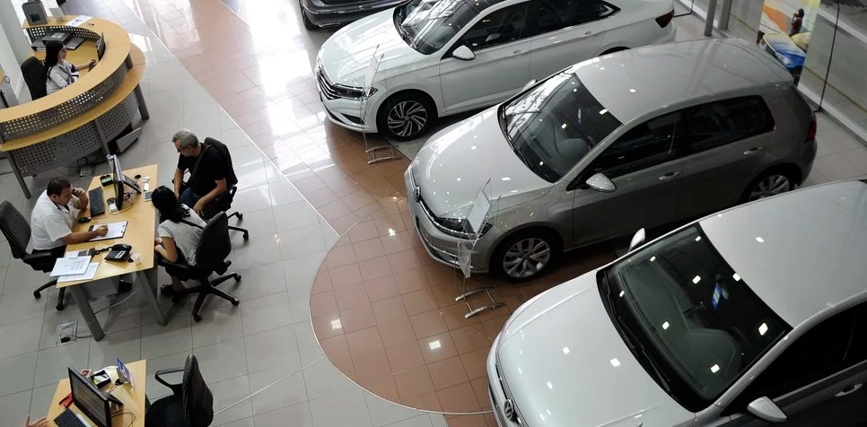Caída en la venta de autos: cerraron unas 400 concesionarias y se perdieron 6 mil puestos de trabajo