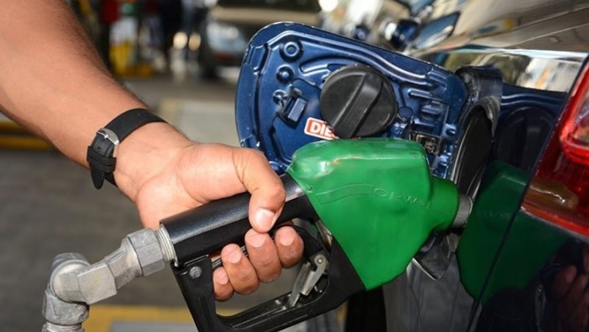 Luego del aumento, el Gobierno nacional oficializó la suba de impuestos a los combustibles